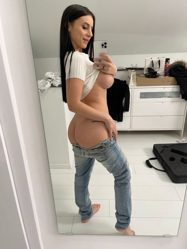 Ragazza a Roma 3